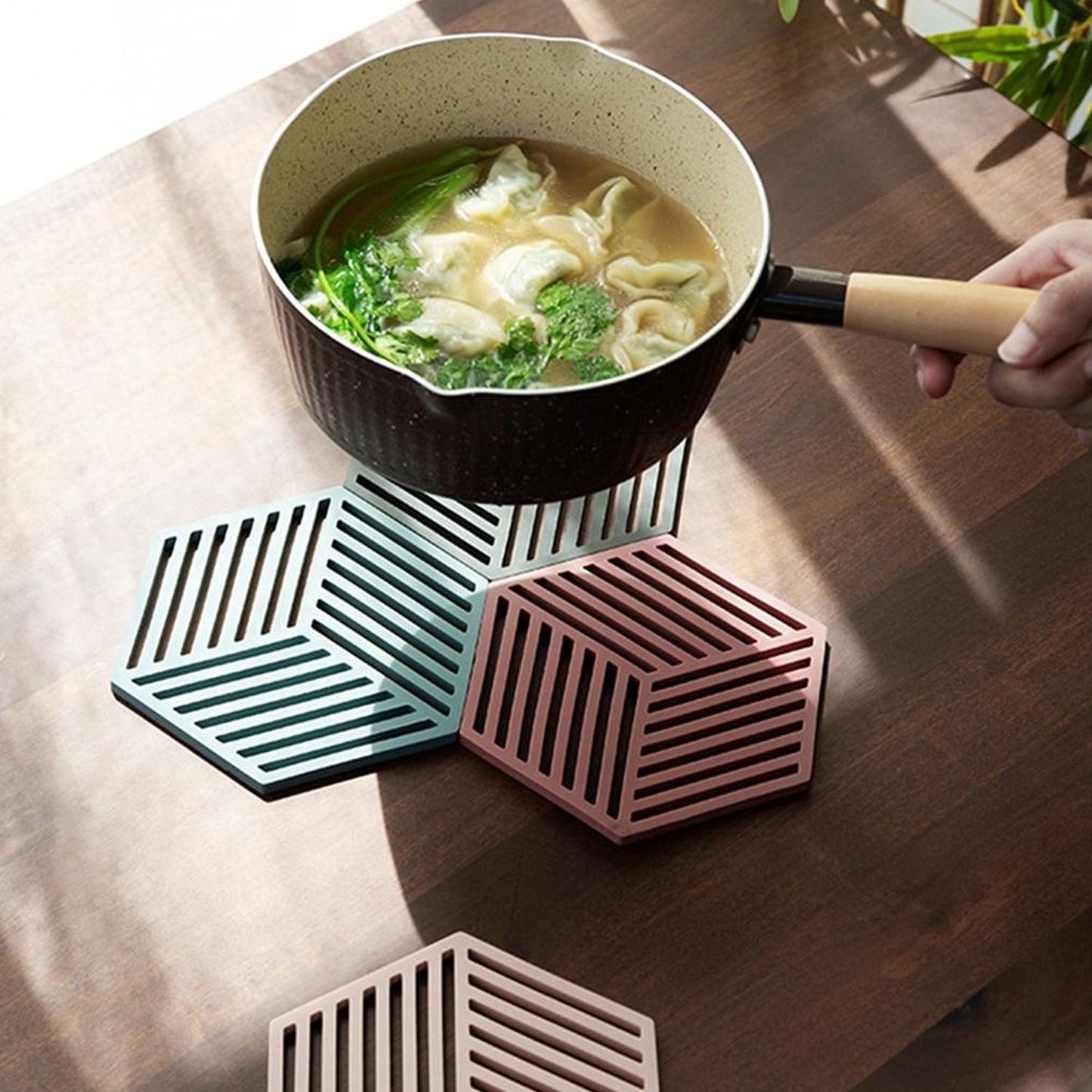 Dining Table mat Heat Insulation pad Nordic Heat-Resistant Anti-Scald mats Household Kitchen Pot mats Coasters ( 1 pcs )
