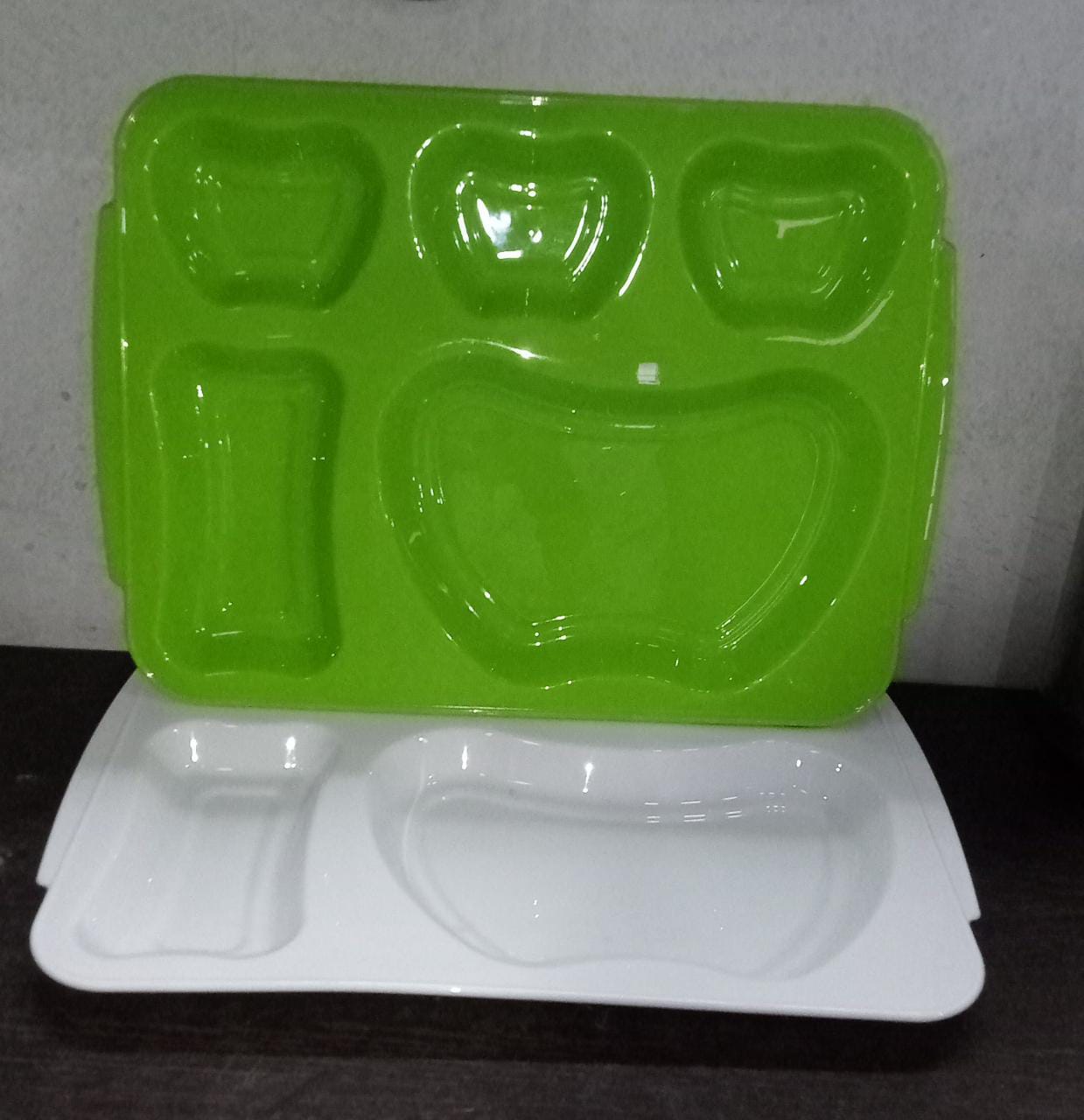 Unbreakable Plastic Food Plates / Biodegradable 5 Compartment Square Plate for Food